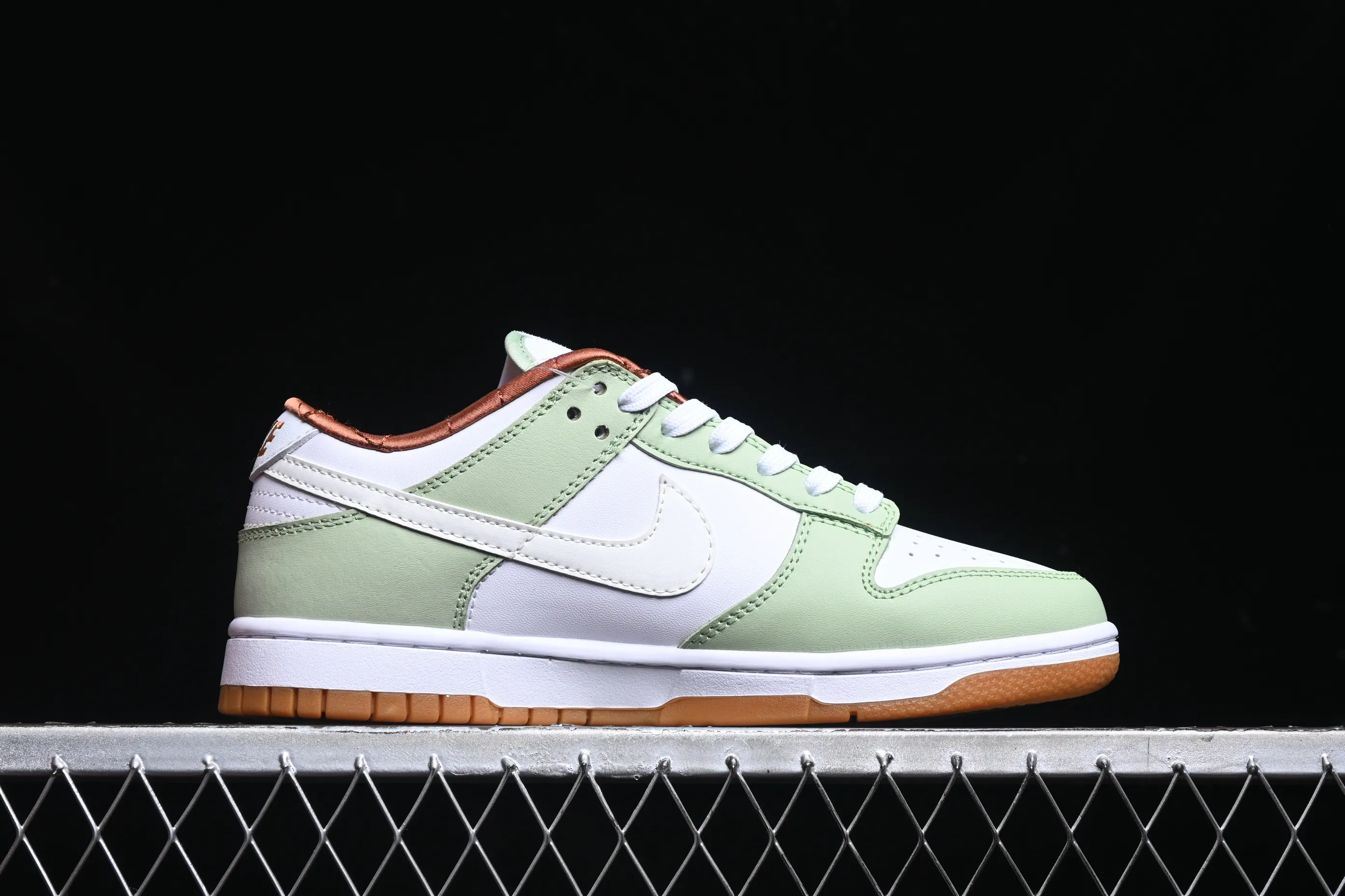 All Categories Nk SB Dunk Series Nk SB Dunk Low Low-top sneakers Nk Dunk Low "Year of the Snake" Year of the Snake theme low-top casual sneakers HV6001-101